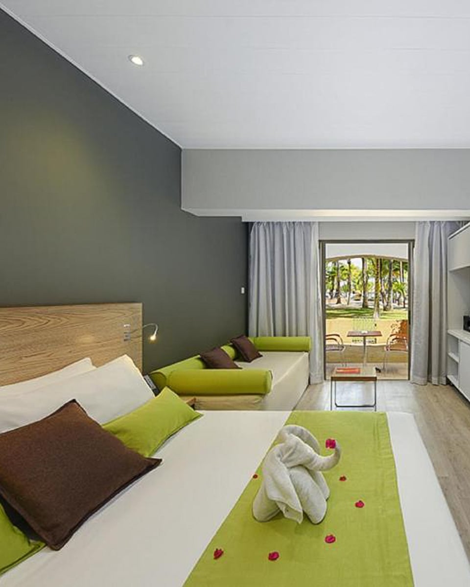 Mauricia Beachcomber Resort & Spa in Mauritius (1)