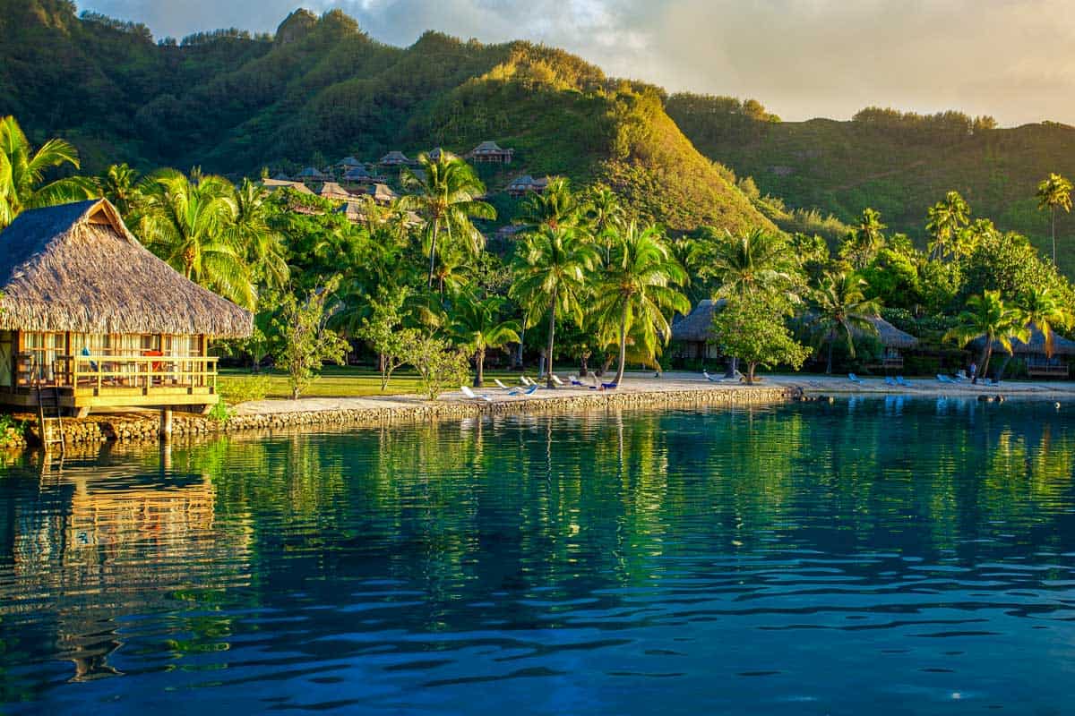 Bungalows in Bora Bora (1)