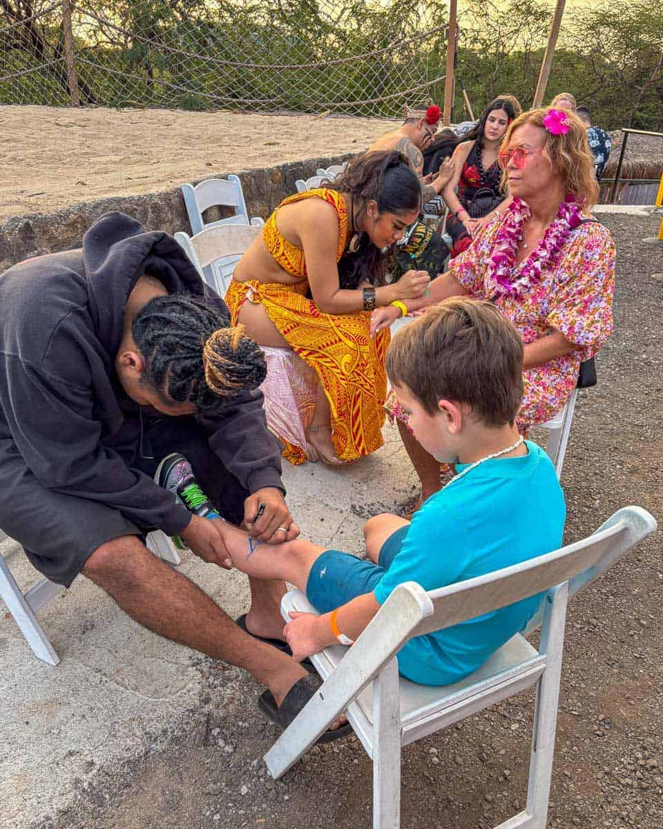 Child-at-a-luau-in-Maui-Hawaii