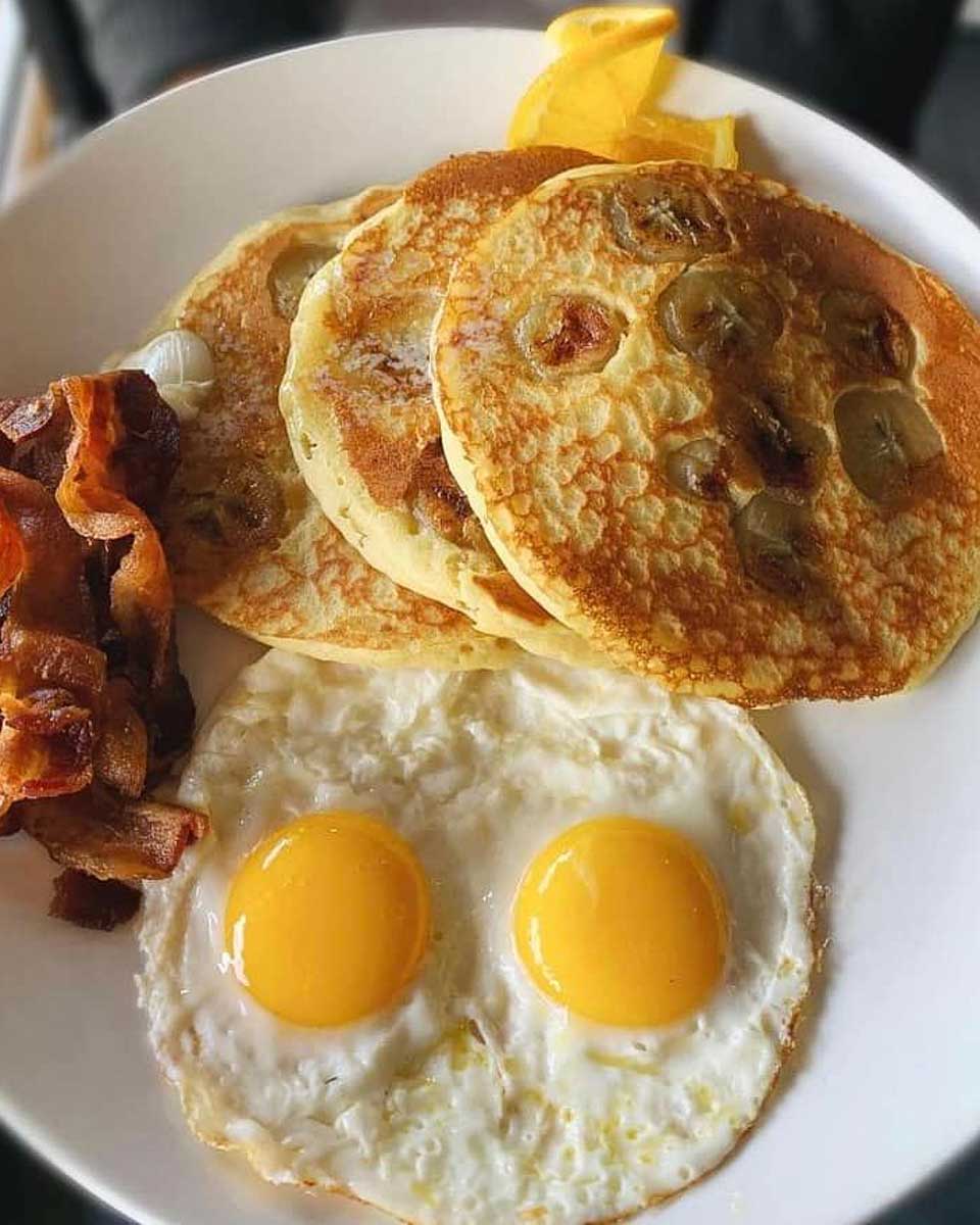 Eats Cafe in Grand Cayman
