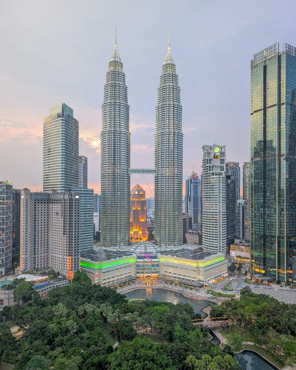 Petronas Towers seen from Skybar at Traders Hotel in Kuala Lumpur Malaysia (4)