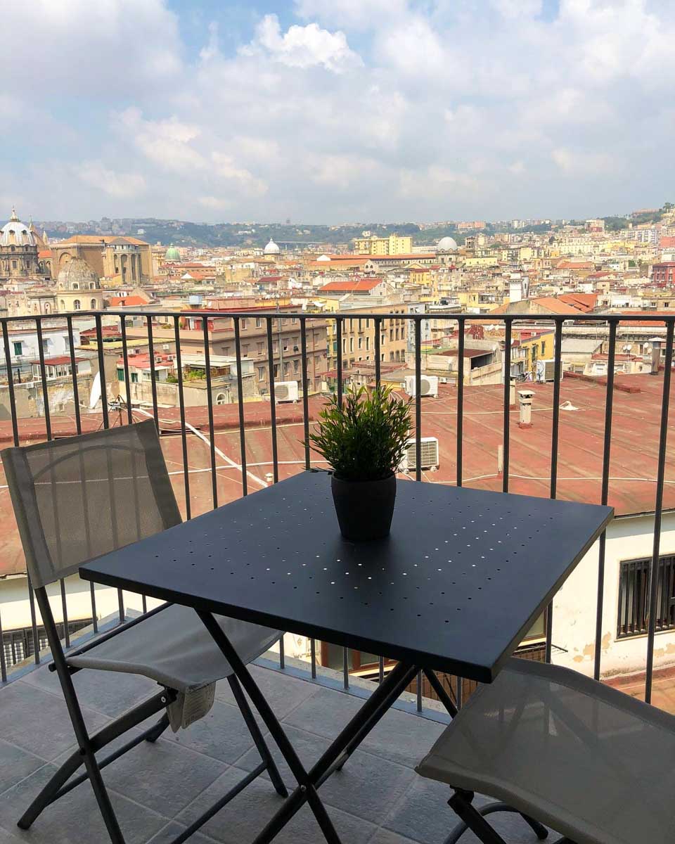 South Hands Luxury Rooms in Naples Italy 1
