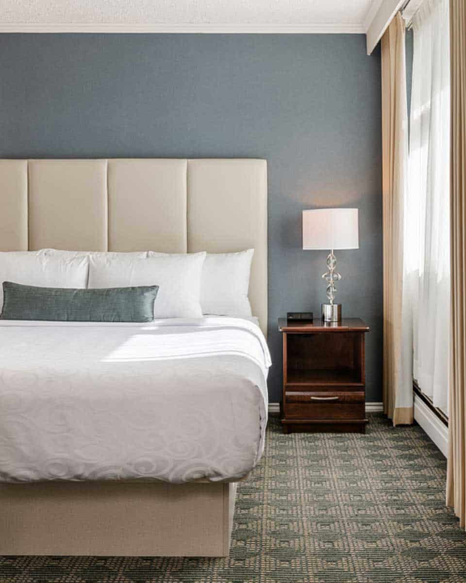 Chateau Victoria Hotel & Suites in Victoria BC Canada (1)