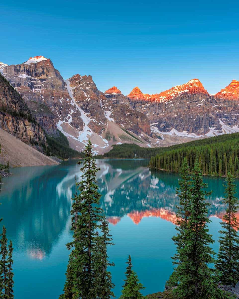 Moraine Lake at sunrise in BC Canada (1)