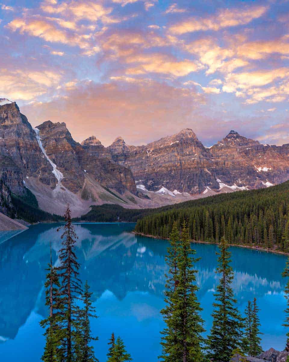 Moraine Lake at sunrise in BC Canada (2)
