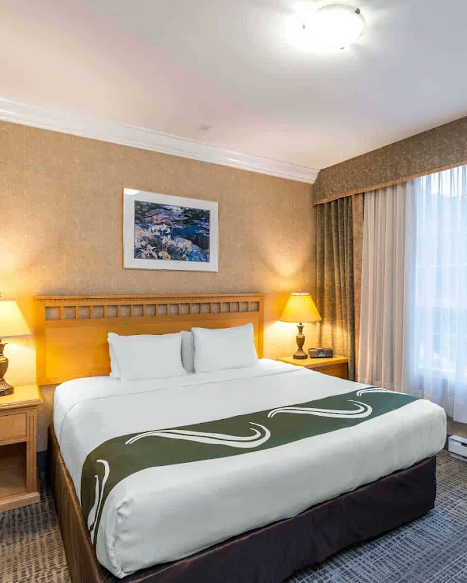 Quality Inn Downtown Inner Harbour in Victoria BC Canada (2)