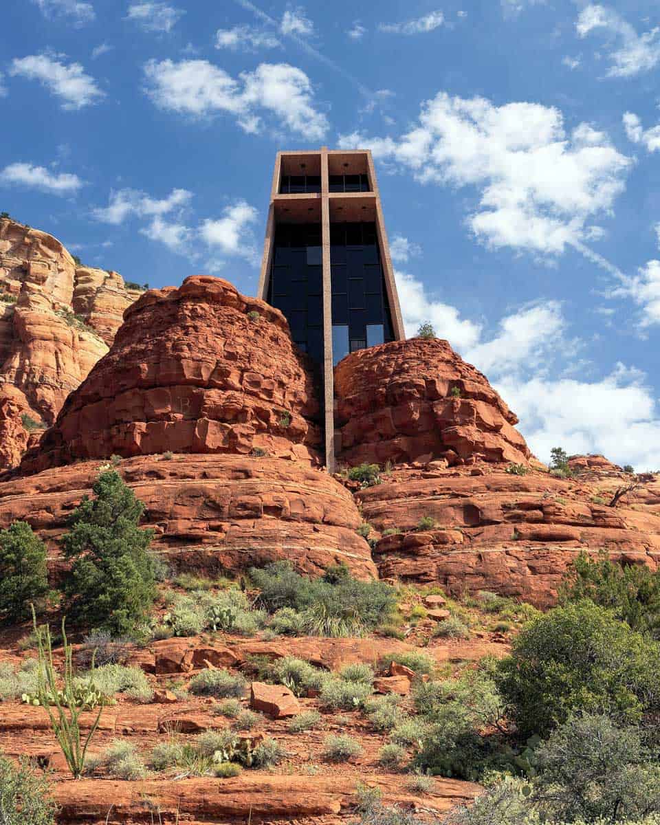 sedona-chapel-of-the-holy-cross-seen-on-a-tour-from- Scottsdale Phoenix-Arizona