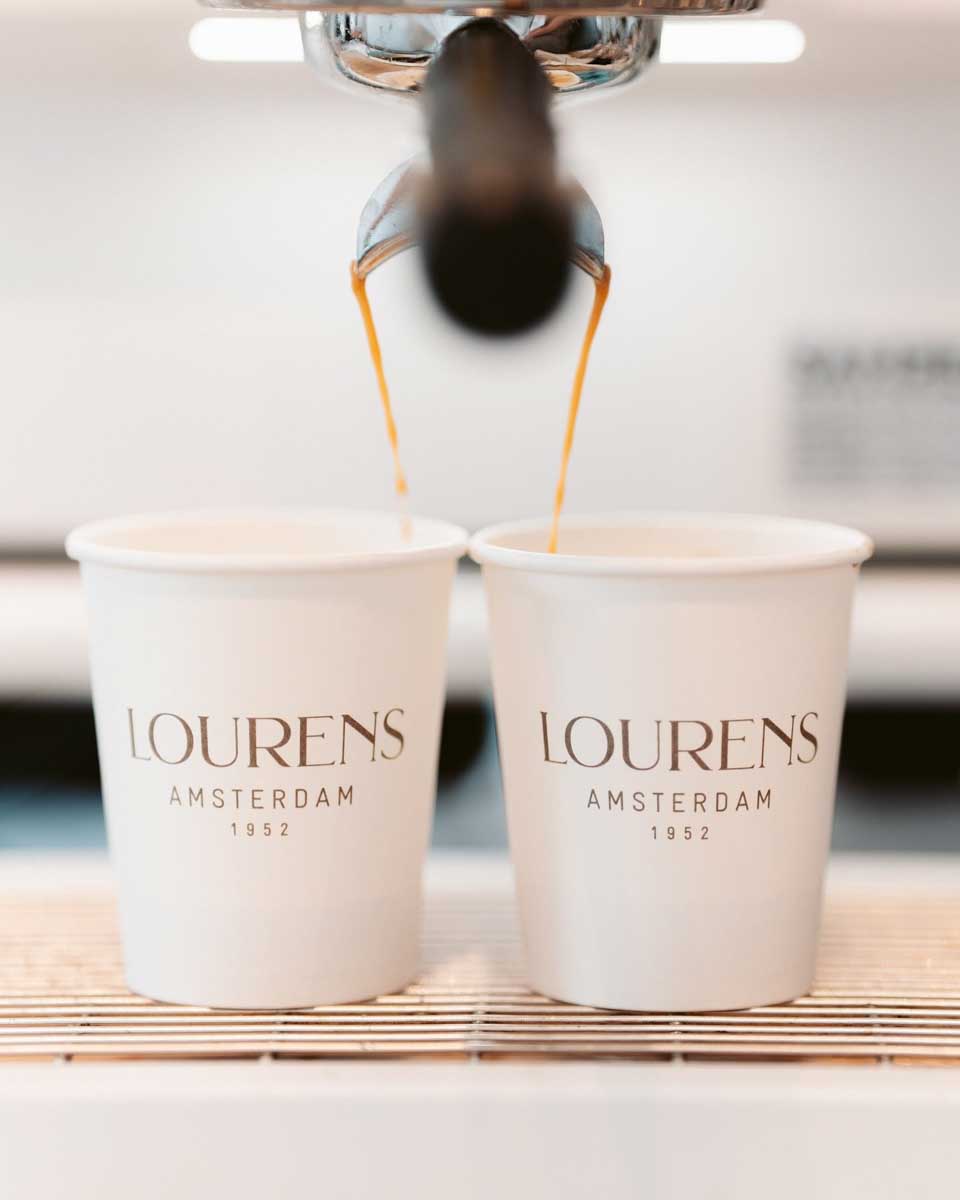 2 espressos brewing at Lourens in Amsterdam