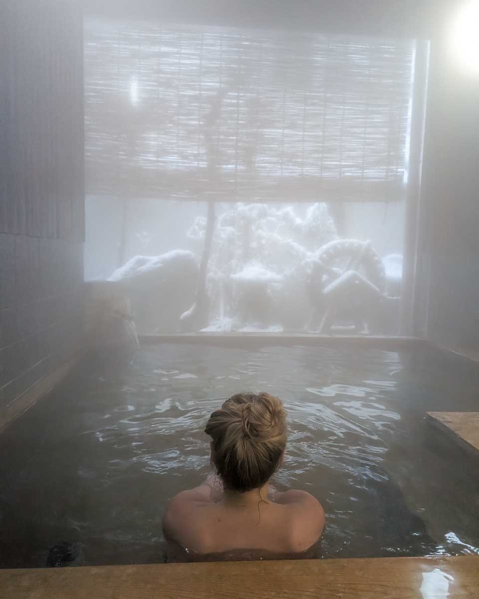 Bailey-at-the-onsen-in-Jizokan-Matsuya-Ryokan-Hotel