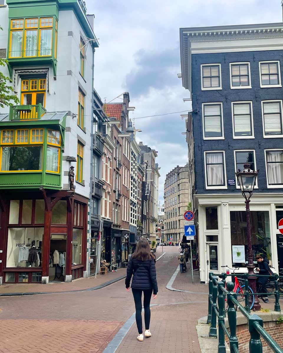 Brittni strolls through De 9 Straatjes in Amsterdam