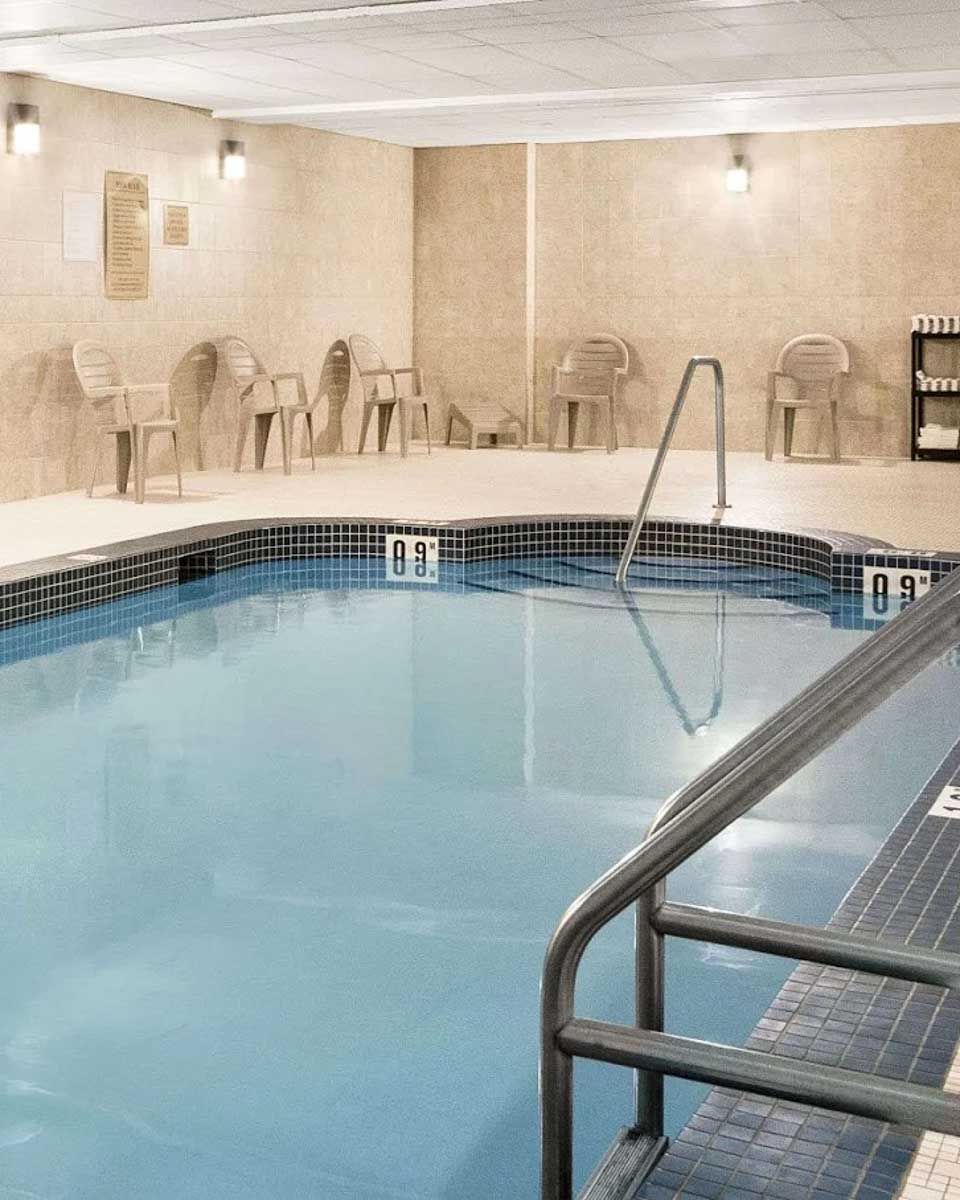 Days Inn & Suites in Cochrane, Alberta, Canada (1)