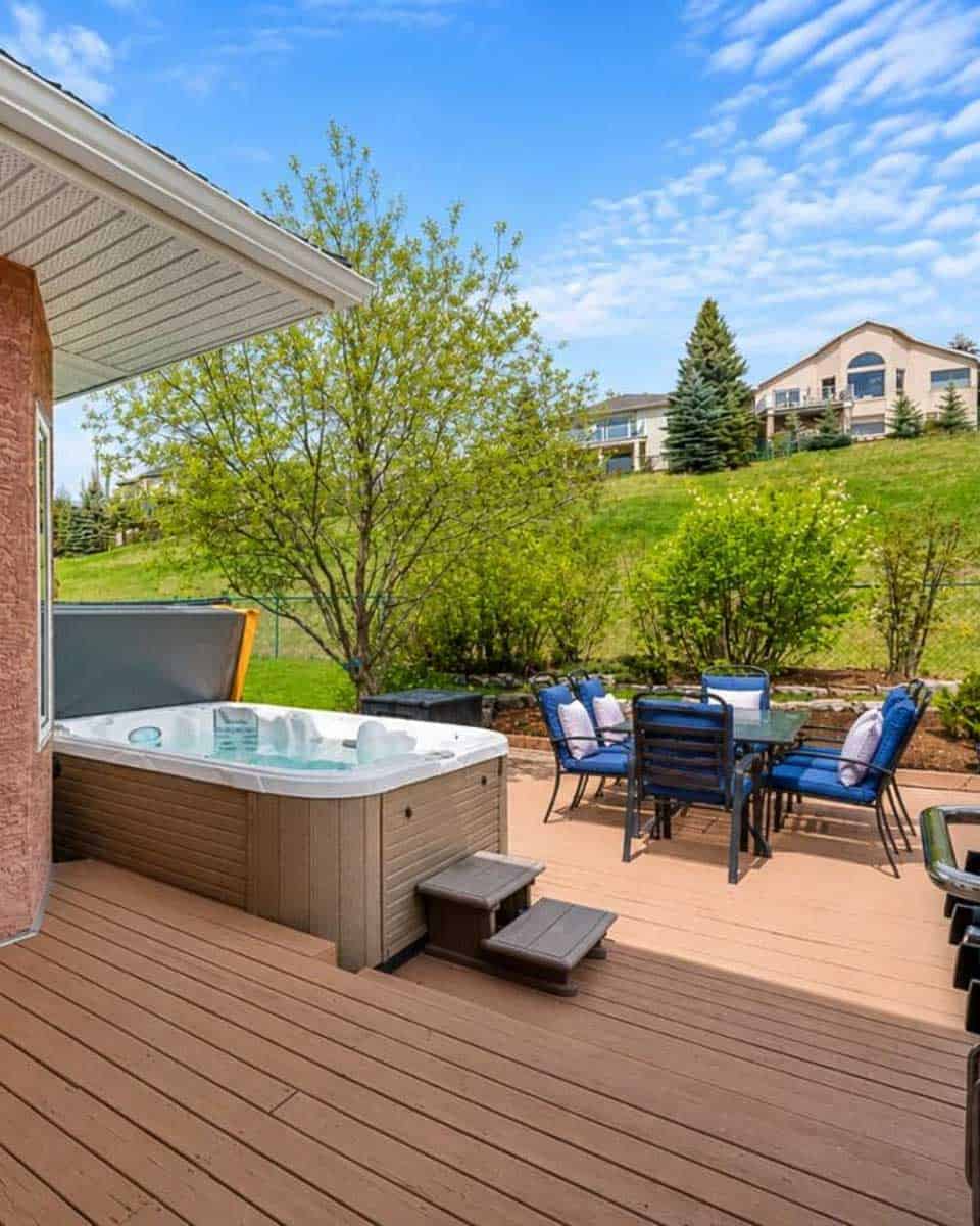 Eagle’s Nest Airbnb in Cochrane, Alberta, Canada (4)