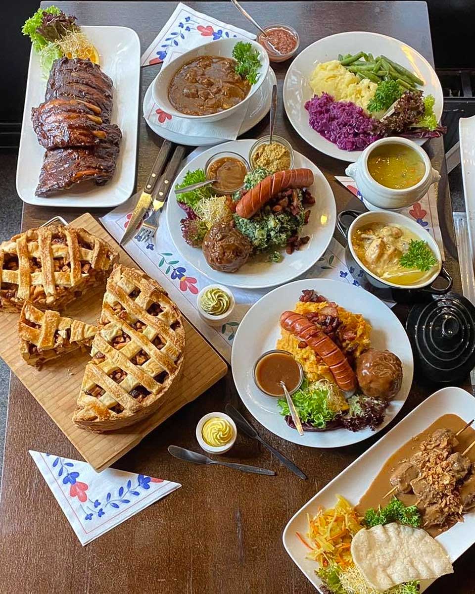 Food on a table at Restaurant 't Zwaantje in Amsterdam