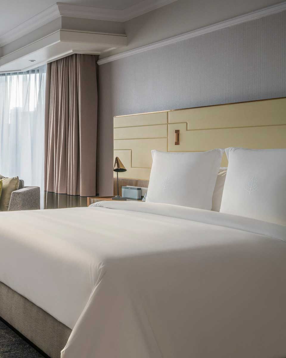Four Seasons Hotel Singapore in Singapore