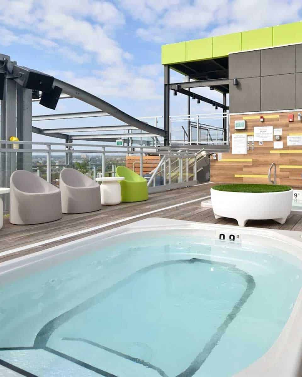 LIV Extended Stay in Ottawa, Ontario, Canada (2)
