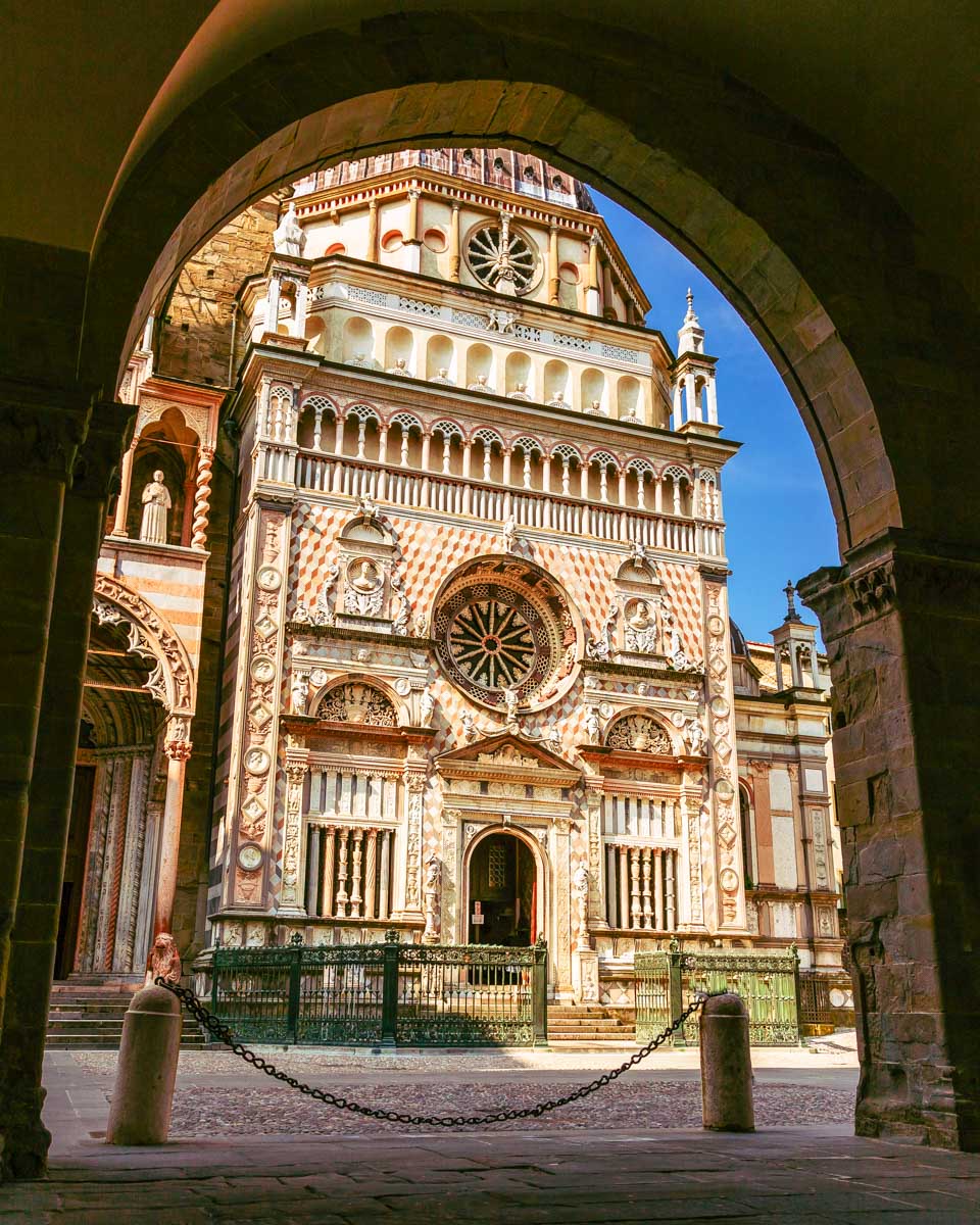 Looking-at-the-Basilica-di-Santa-Maria-Maggiore-in-Bergamo-city-Italy