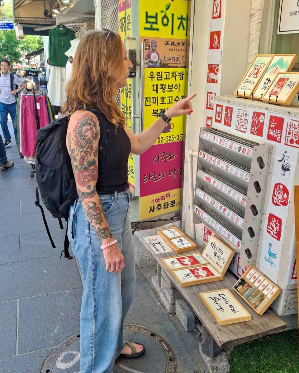 Meghan at a shop in Insa-dong Culture Street, Seoul South Korea