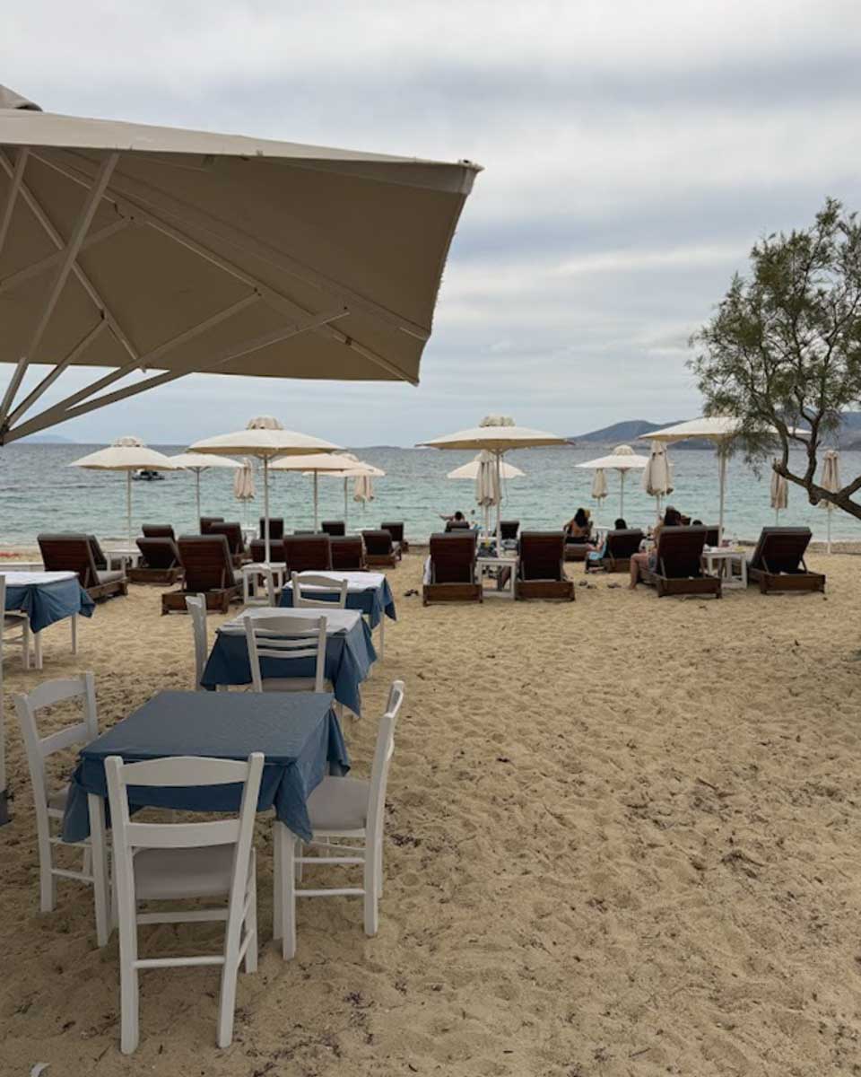 Naxaki Beach Lounge Bar & Restaurant in Naxos Greece on Hannah trip
