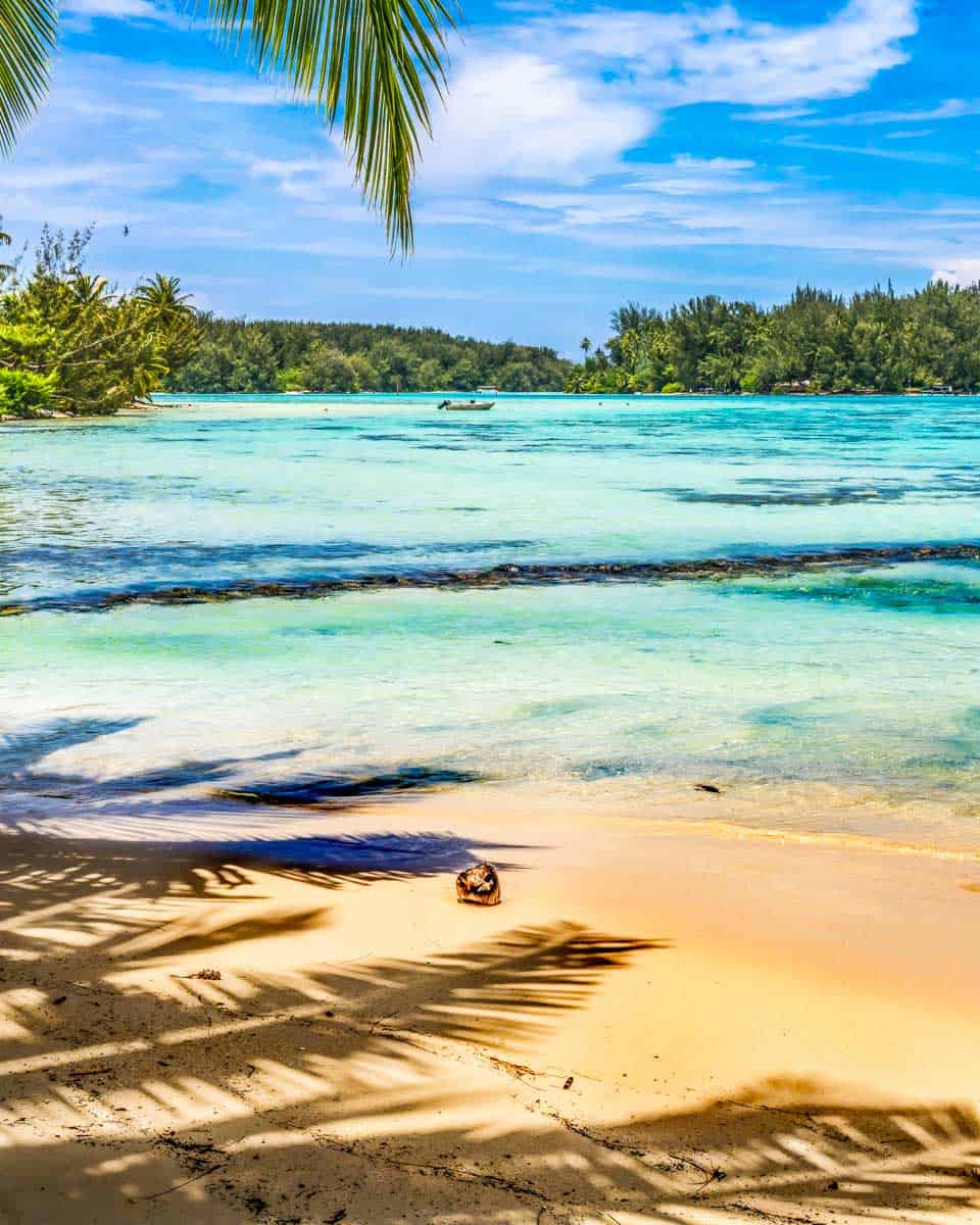Plage de Tiahura aka Hauru in Moorea