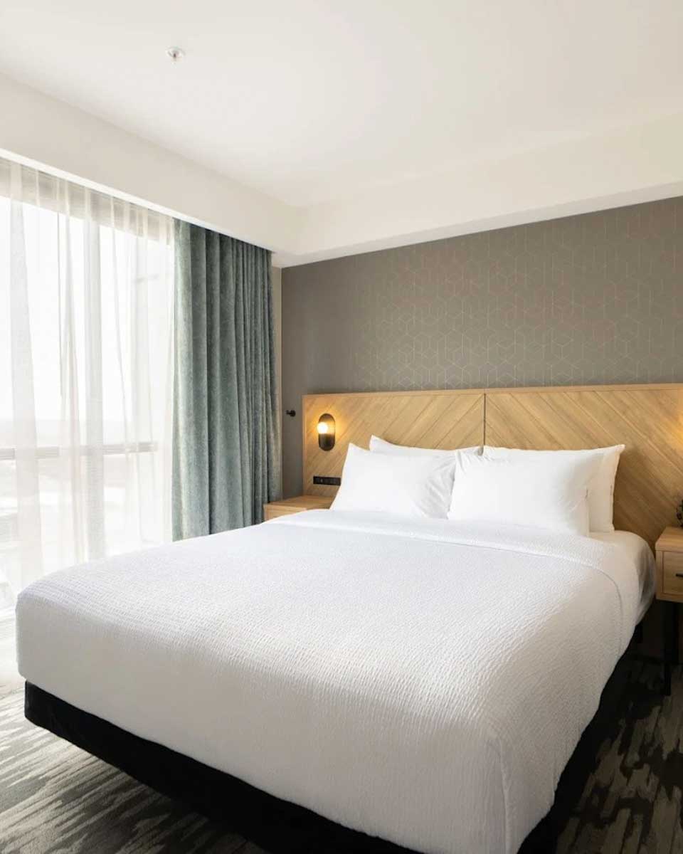 Sandman Signature Dartmouth Hotel & Suites in Halifax Nova Scotia (2)