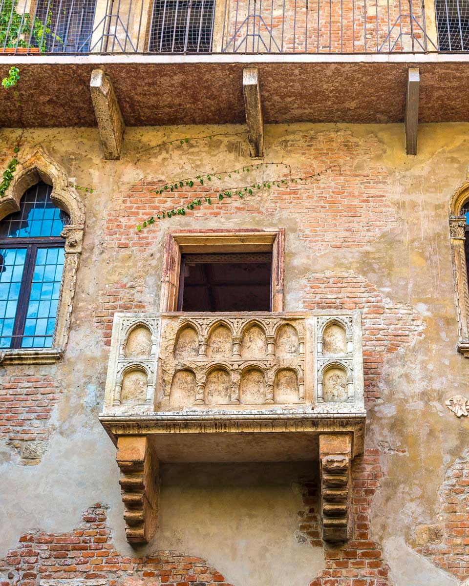 The-Juliet-House-in-Verona-Italy-on-a-tour-from-Bergamo