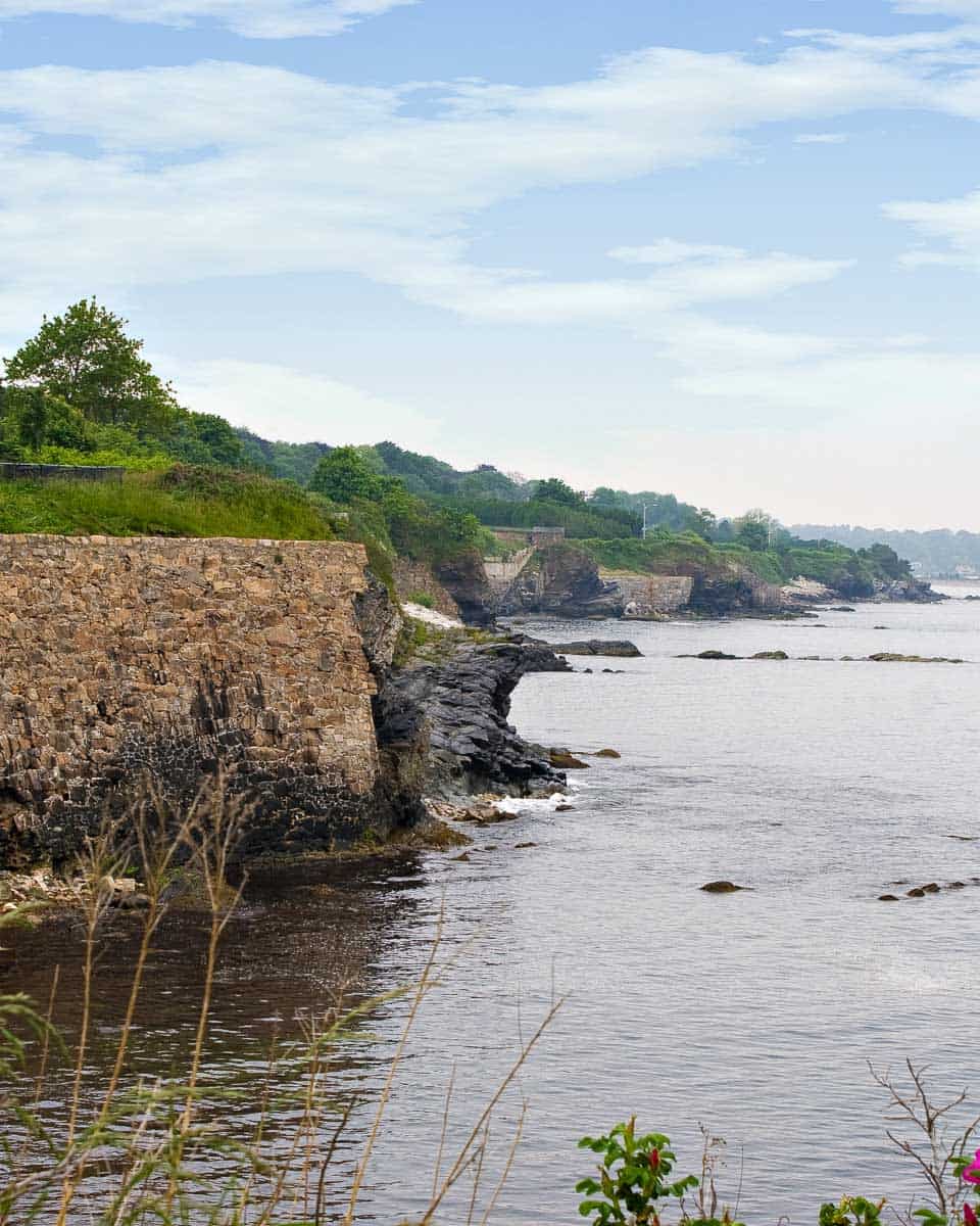 The Newport cliff walk in Newport Rhode Island (2)