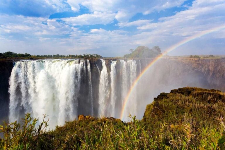 The Victoria falls with rainbow
