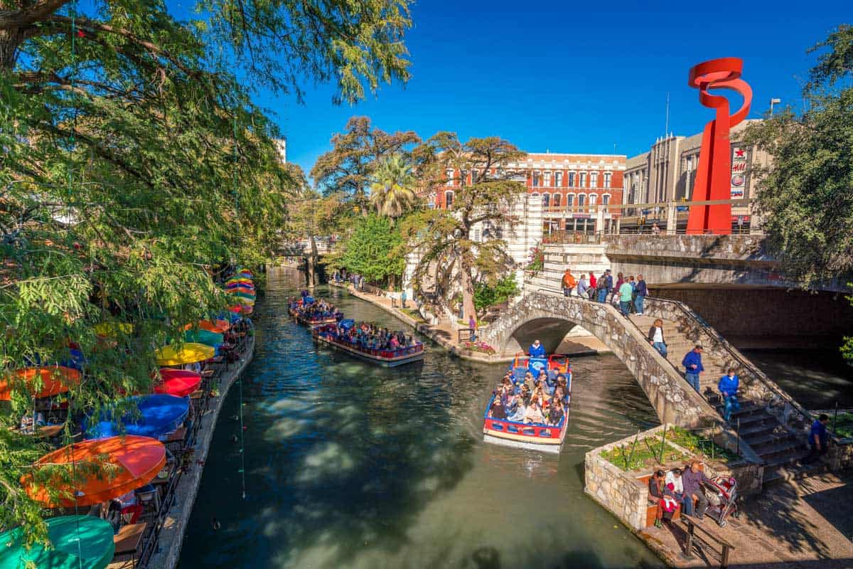 Best Areas and Hotels for Staying in San Antonio