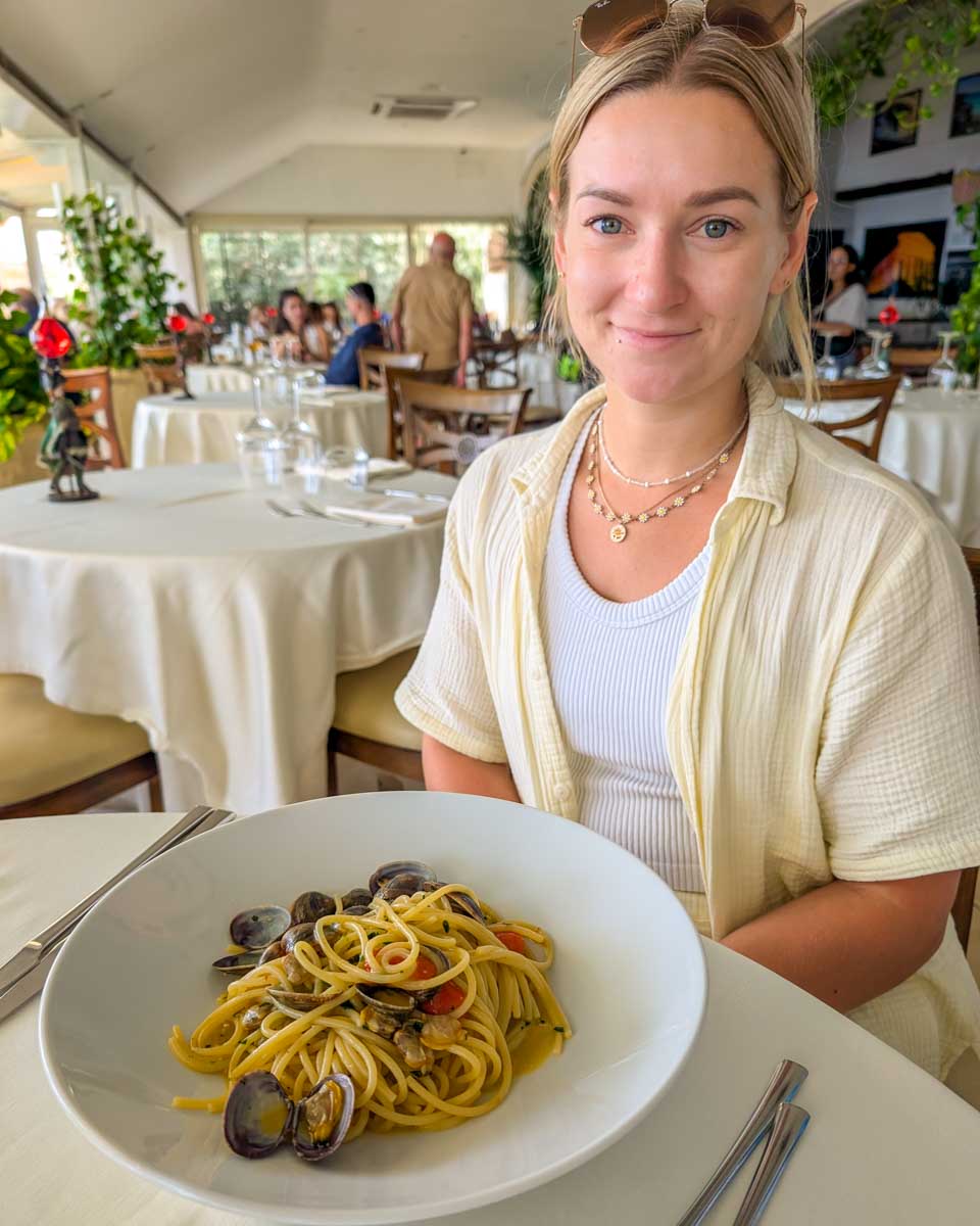Bailey eats pasta for dinner in Palm Springs, California 2