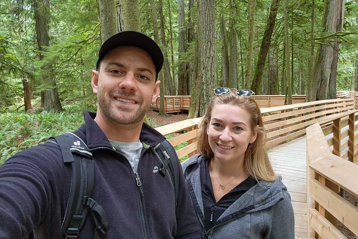 Dan-and-Bailey-hike-in Alaska