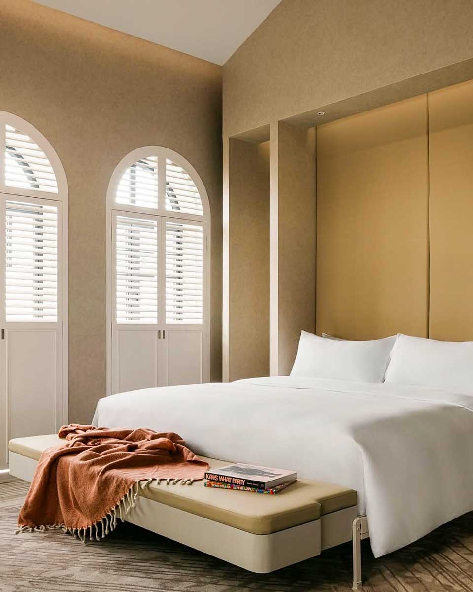 Guest room at Mondrian Singapore Duxton