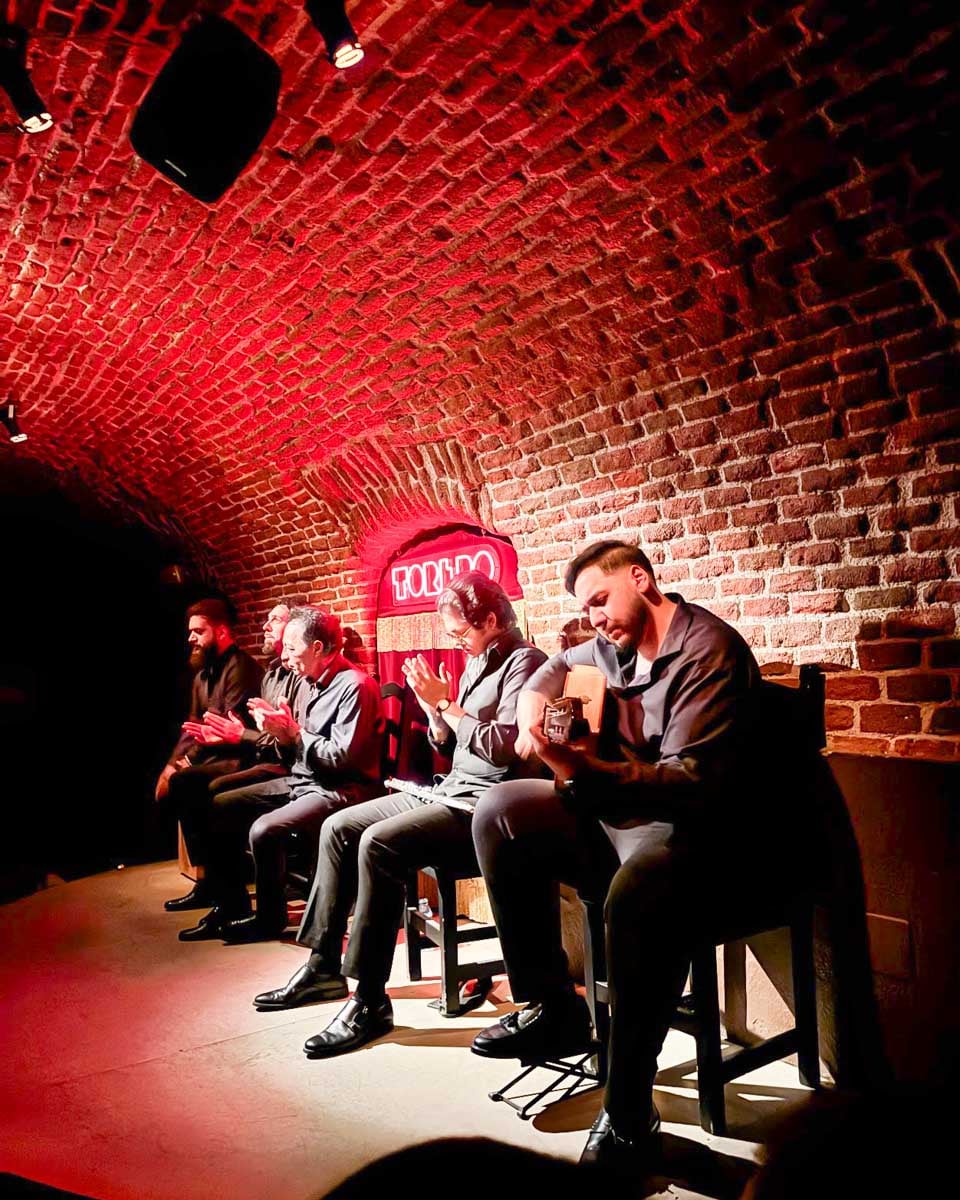 Musicians playing at a Flamenco show in Madrid