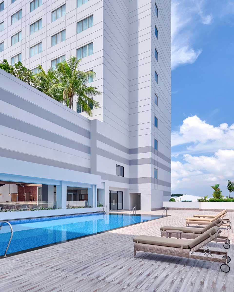 Rooftop pool at the Four Points by Sheraton Singapore, Riverview