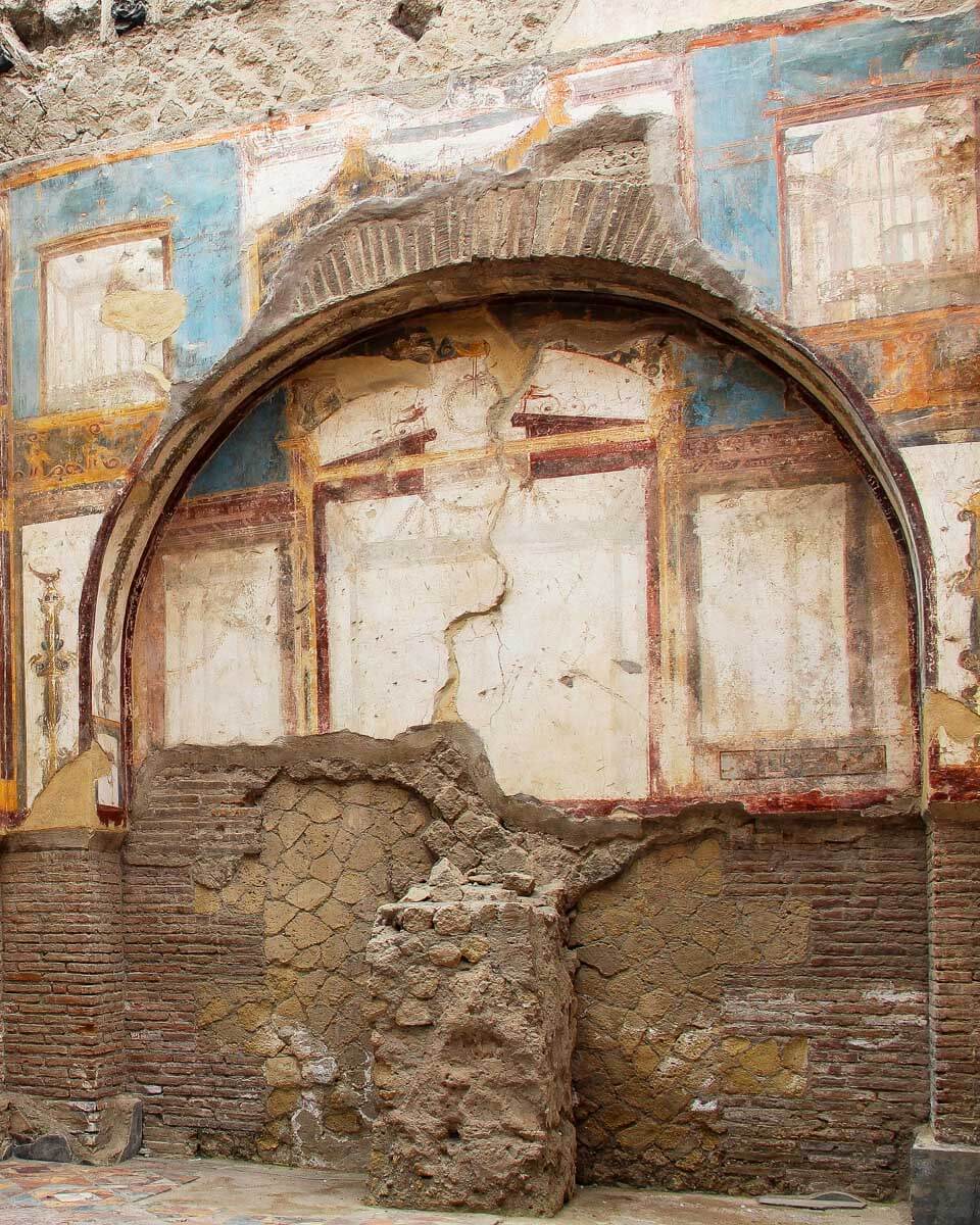 Ruins-of-Herculaneum-in-Pompeii Italy