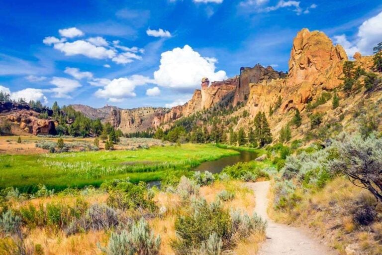 Smith-Rock-State-Park-near-Bend-Oregon