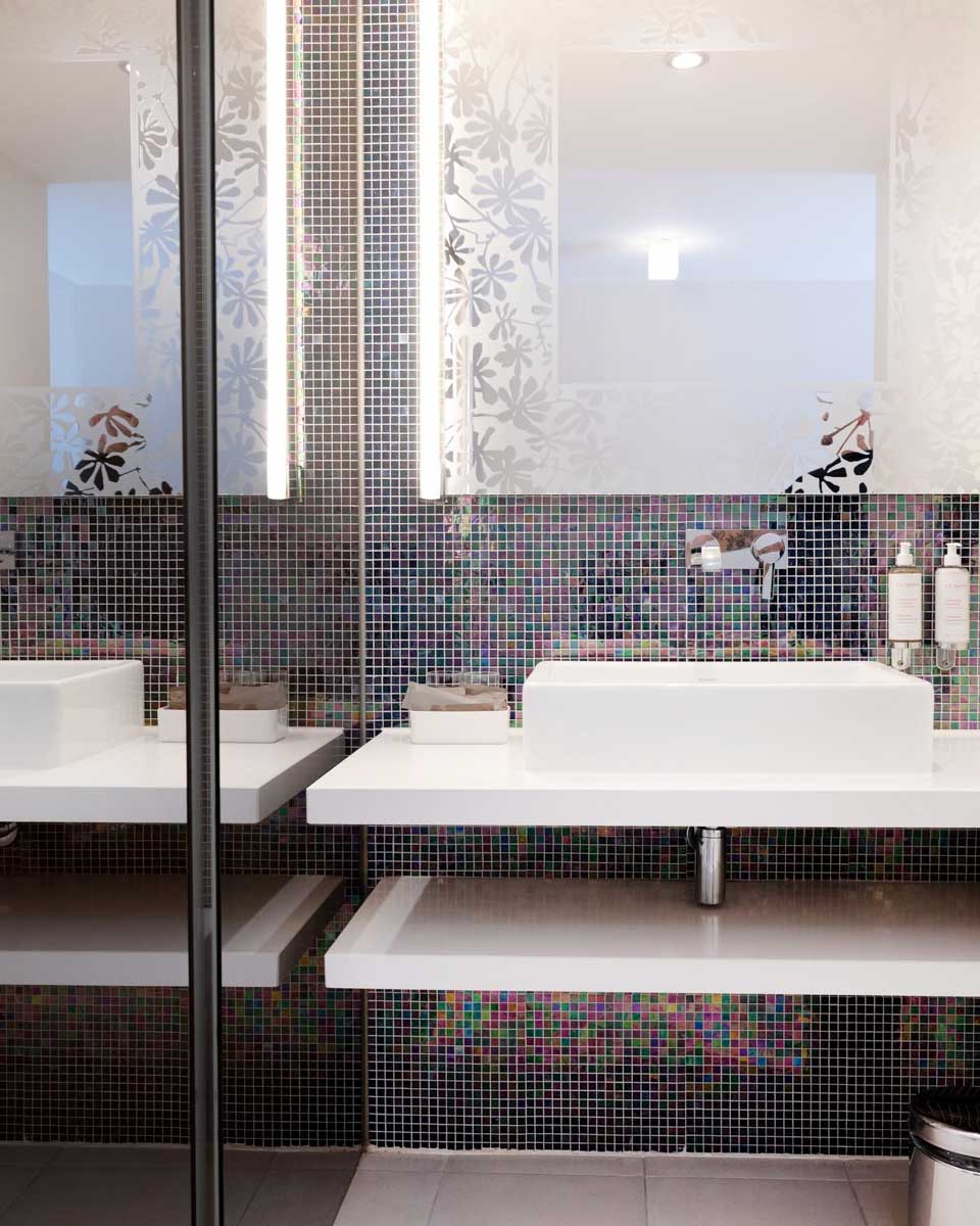 The bathroom at Posada del León de Oro Boutique Hotel in Madrid