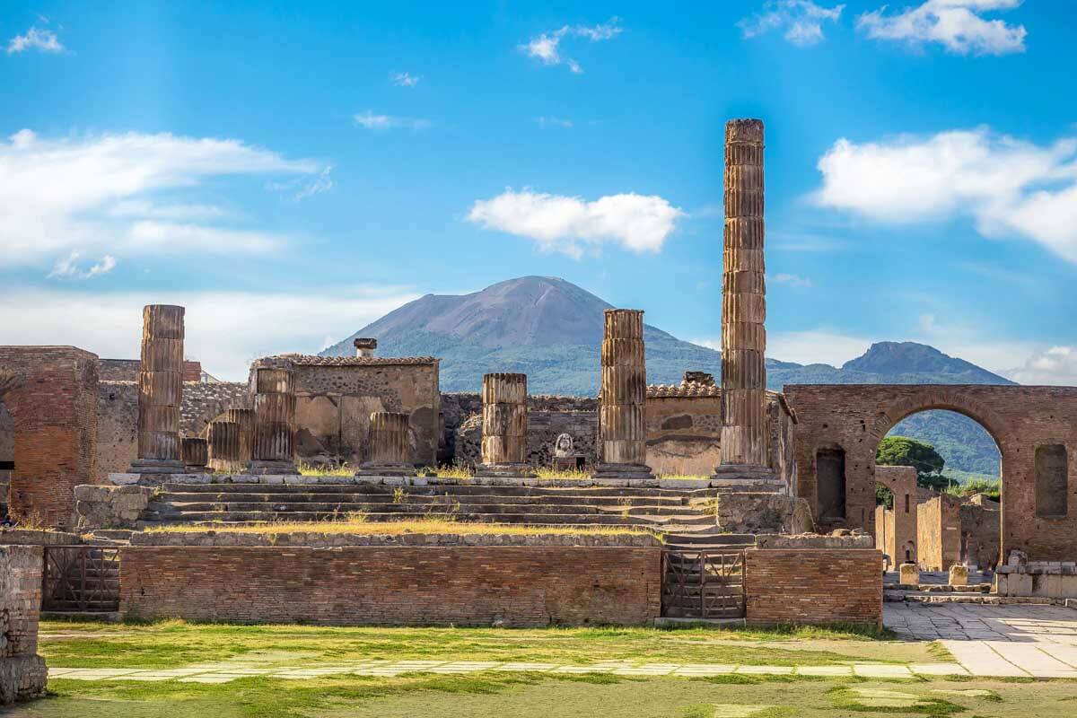 The-famous-antique-site-of-Pompeii Italy