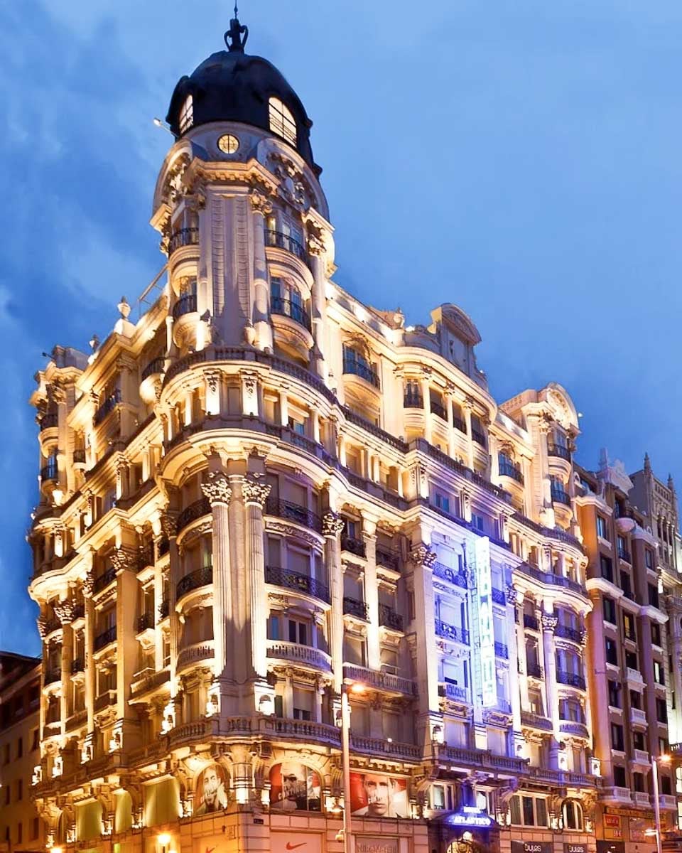 The-outside-of-Hotel-Atlantico-Madrid-at-night