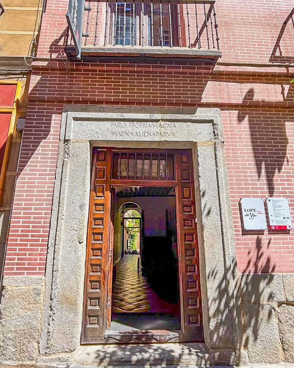 The-outside-of-Lope-de-Vegas-house-in-Madrid