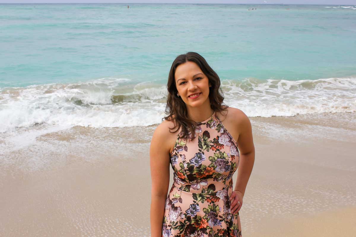 Trelle poses on the beach in Hawaii (1)