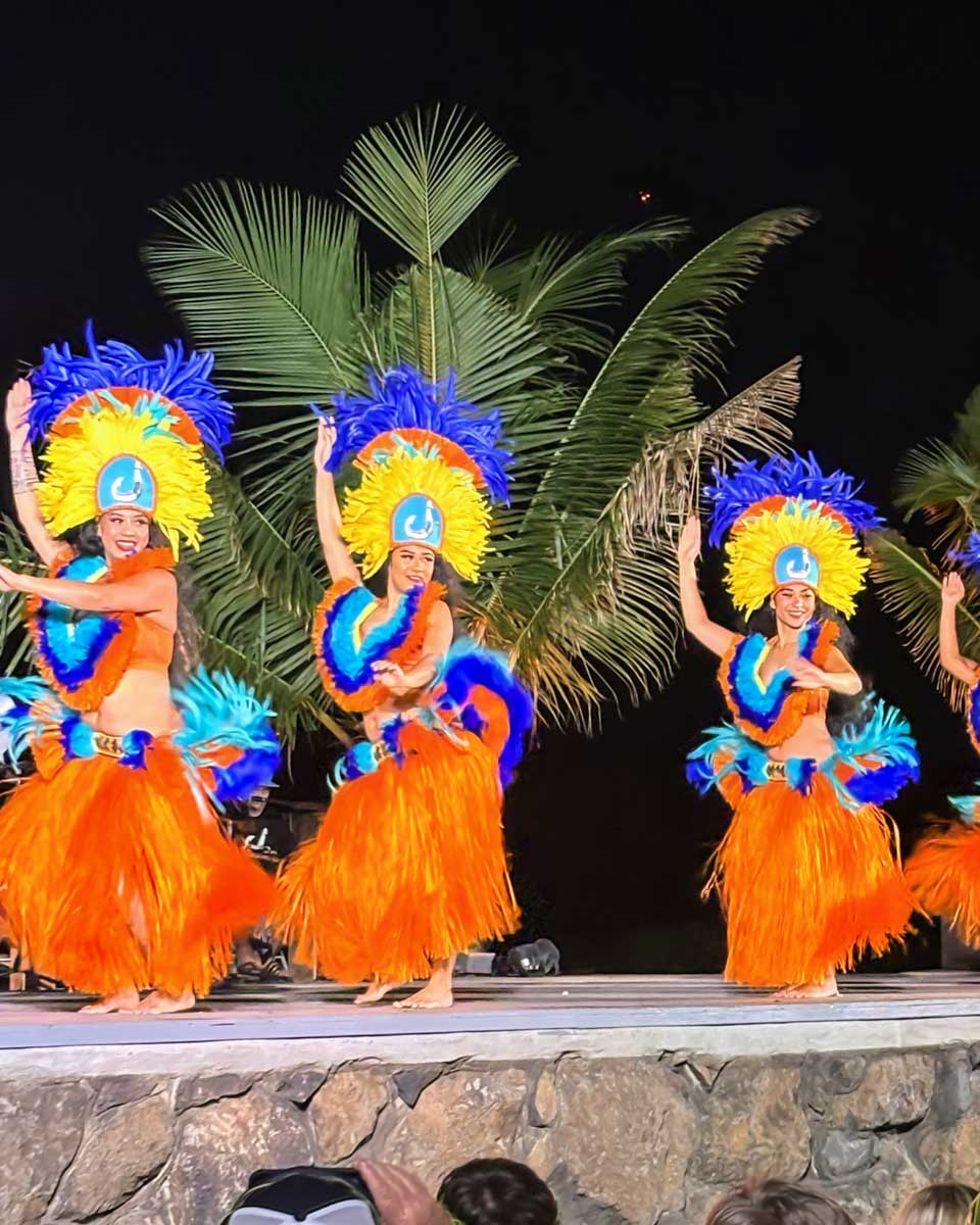 Women dance at Mauka Warriors Luau on Oahu, Honolulu, Hawaii (15)