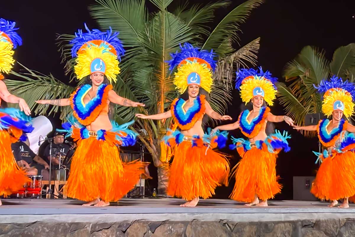 Women dance at Mauka Warriors Luau on Oahu, Honolulu, Hawaii (17)
