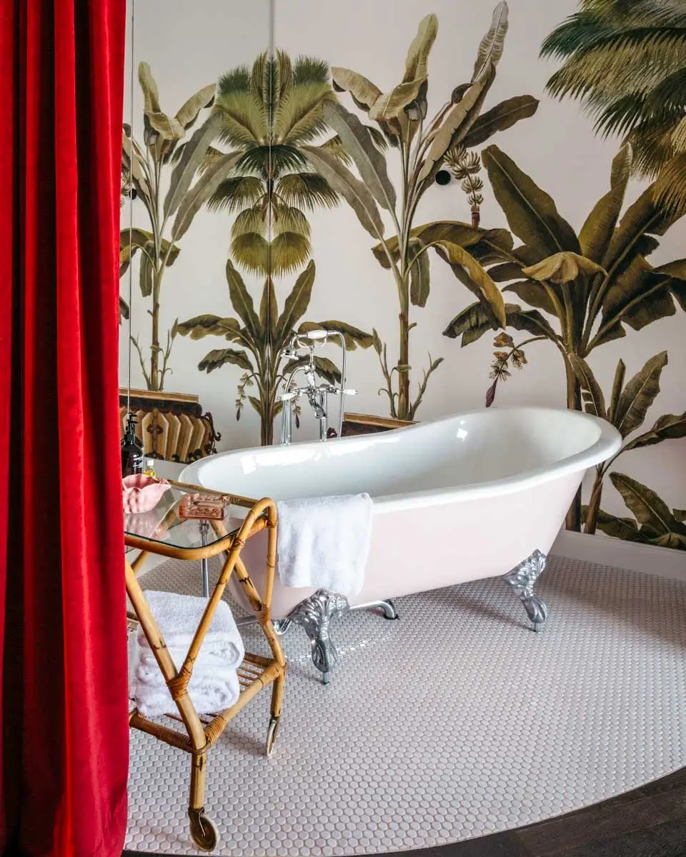 Bathtub at Superbude Wien Prater hotel in Vienna