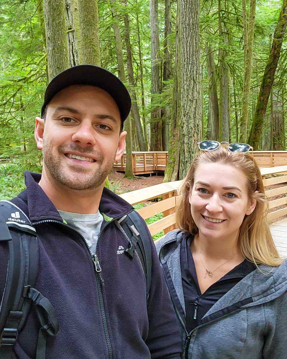 Dan-and-Bailey-hike-in-Gatineau-Park-near-Ottawa 