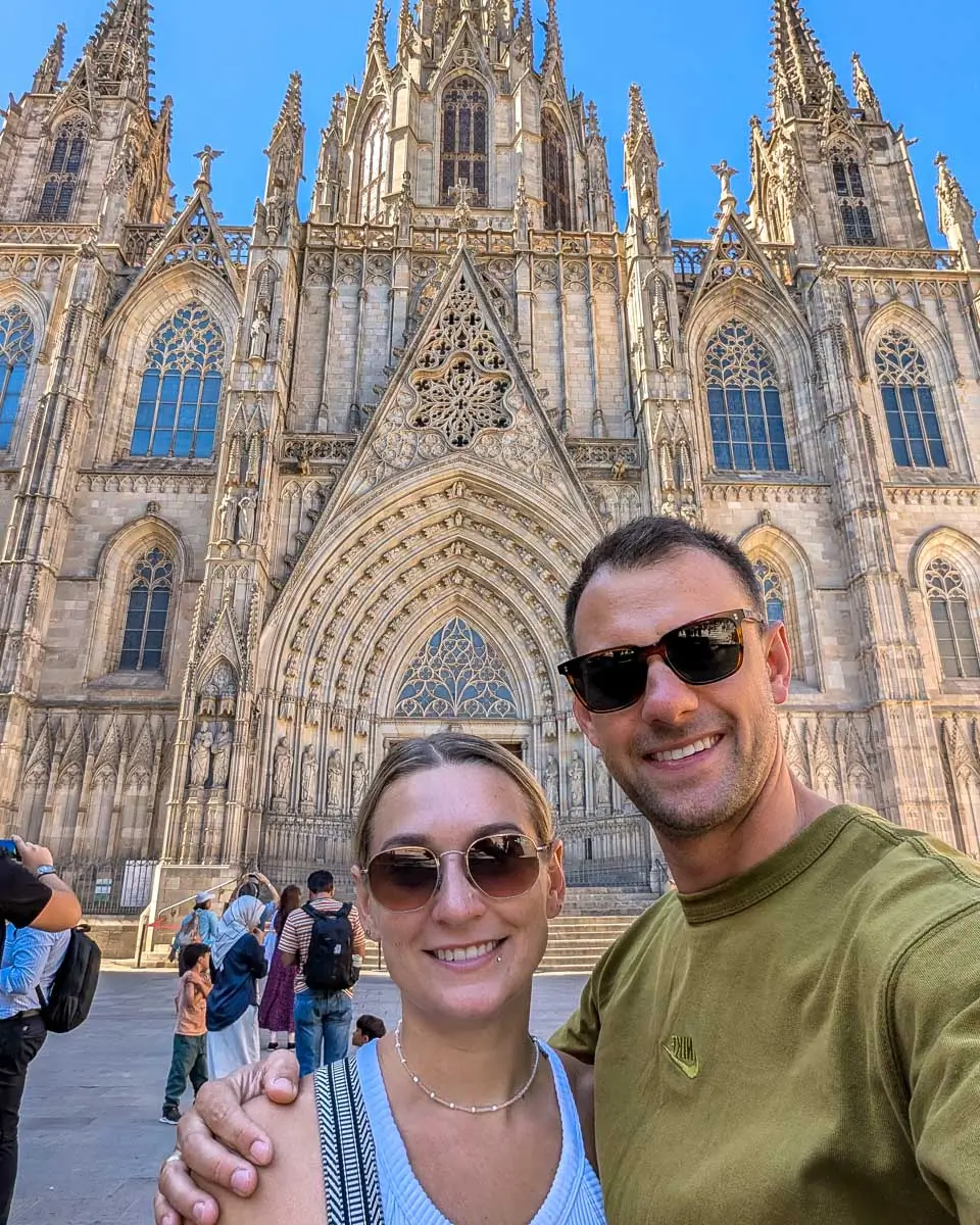 Daniel and Bailey taking a selfie in front og Holy Cross Cathedral on a private guided tour in Barcelona Spain