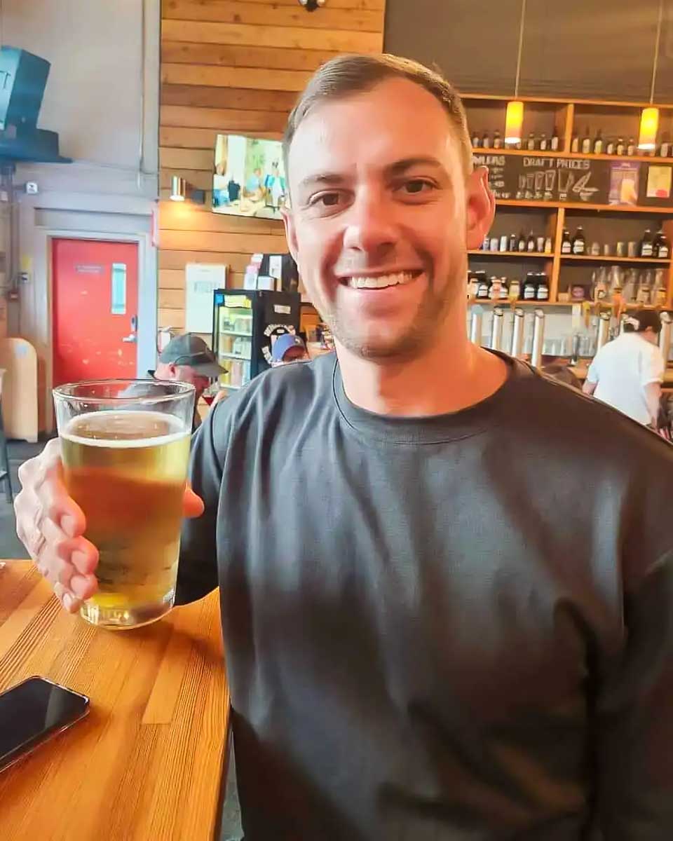 Daniel-drinks-craft-beer-in-Rotterdam-Natherlands