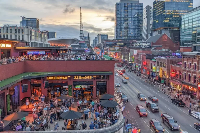 Downtown Nashville, Tennessee at dusk