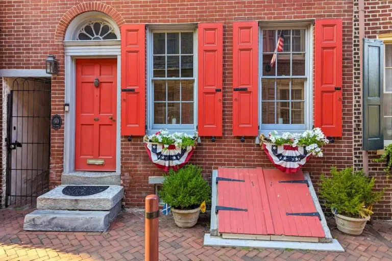 Houses in Elfreth's Alley, Philadelphia, Pennsylvania