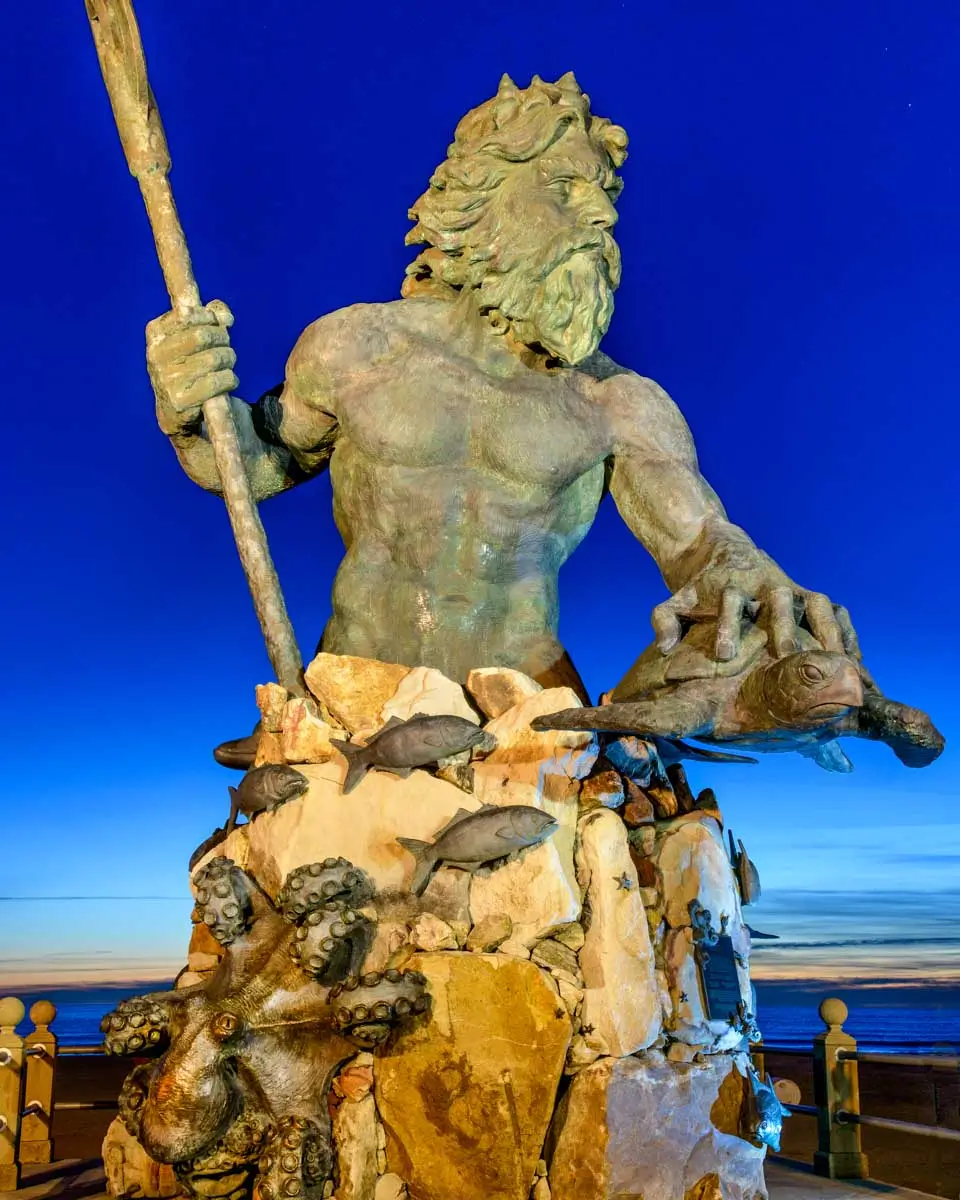 King Neptune at Neptune Park, Virginia Beach at night
