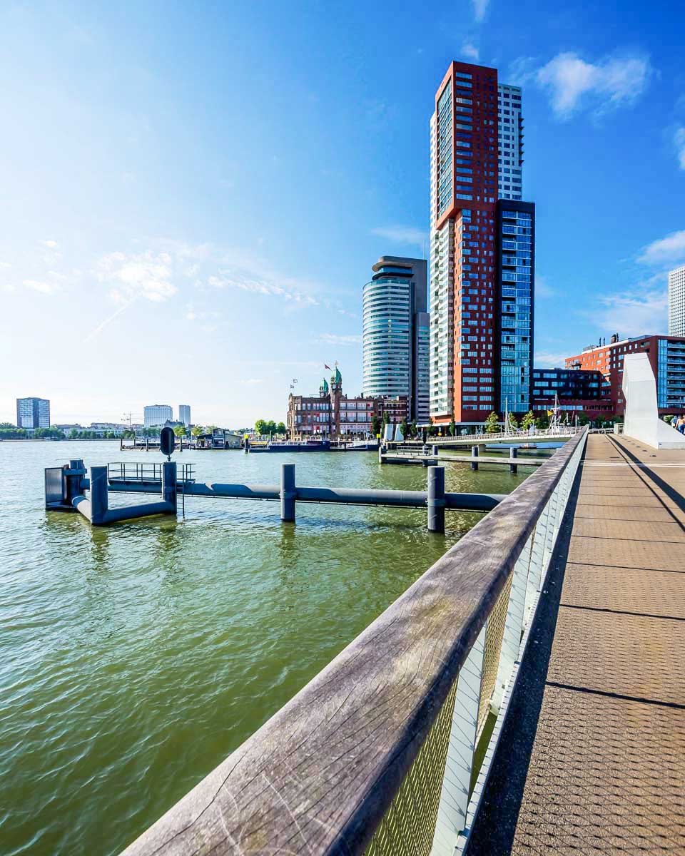 Modern-architecture-by-the-Nieuwe-Maas-River-in-Rotterdam-Netherlands